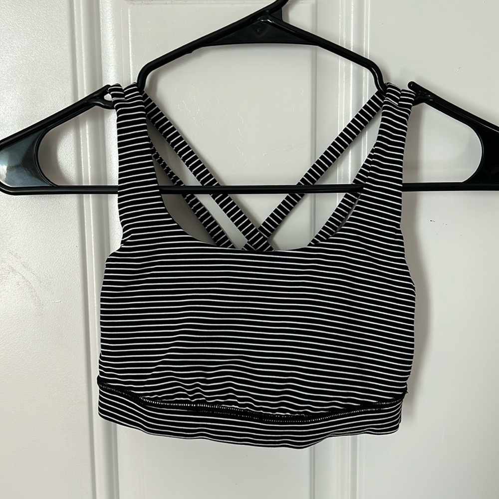 LULULEMON ENERGY BRA MEDIUM SUPPORT- STRIPED- used great condition
